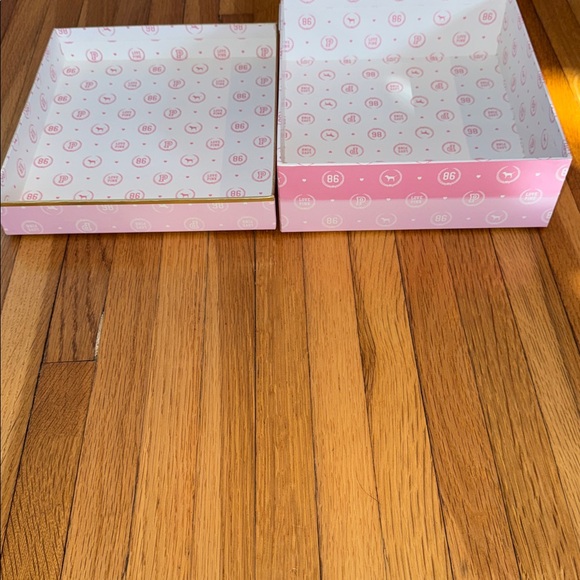 Victoria’s Secret Pink and Gold Decorative Box - Picture 4 of 7